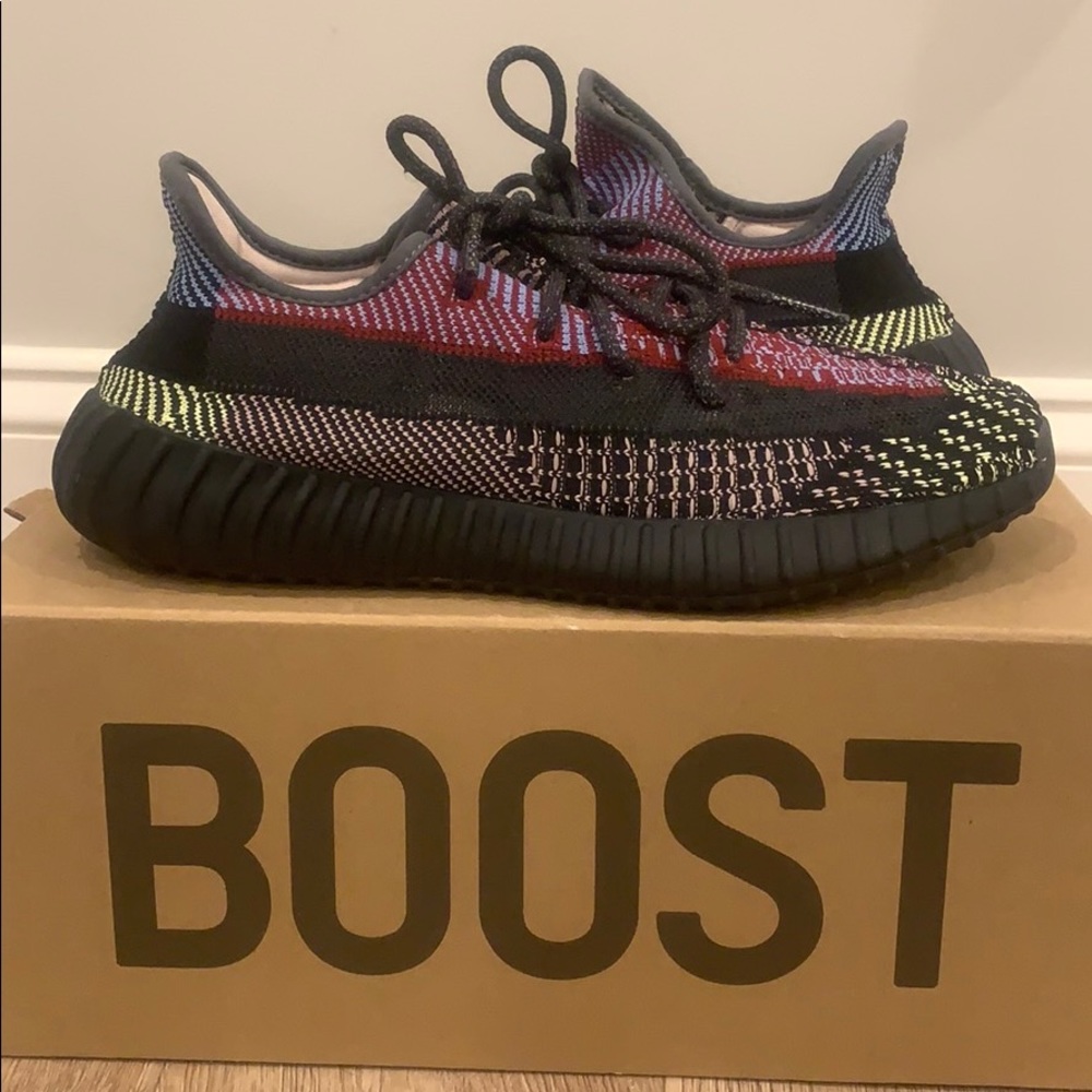 YEEZY BOOST 350 V2